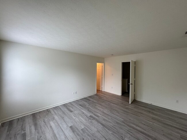 Building Photo - 1176 N Aberdeen Dr