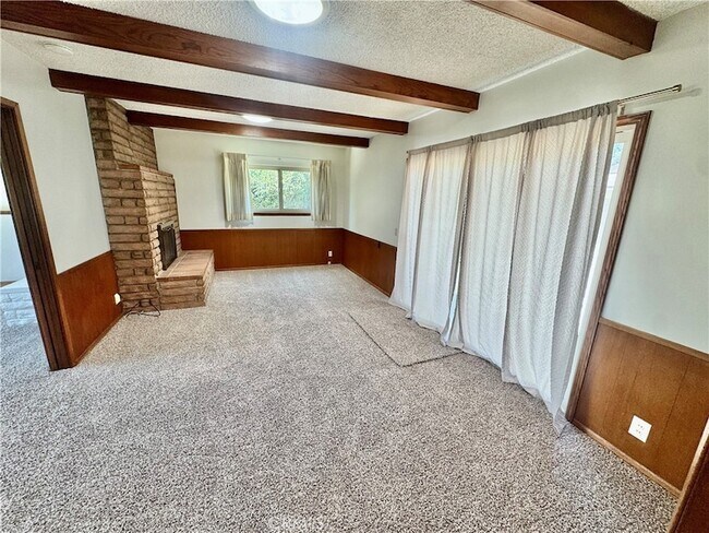 Building Photo - 509 California Dr