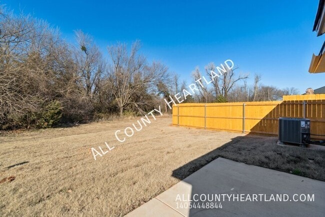 Building Photo - 3405 Little Creek Dr