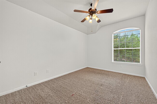 Building Photo - 15 Hadlock Pl