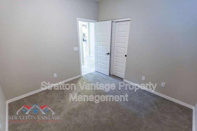 Building Photo - 256 N Jesse St