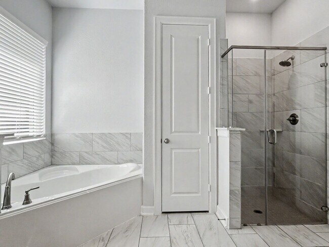 Building Photo - 3708 Eliberis