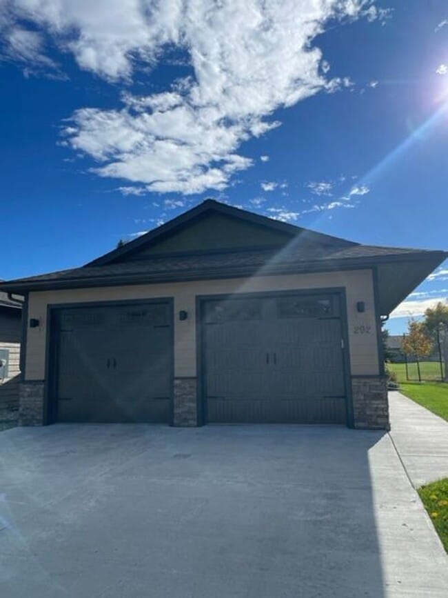 Building Photo - Golf Course Living on Village Greens - 2 Bedroom/2 Bath