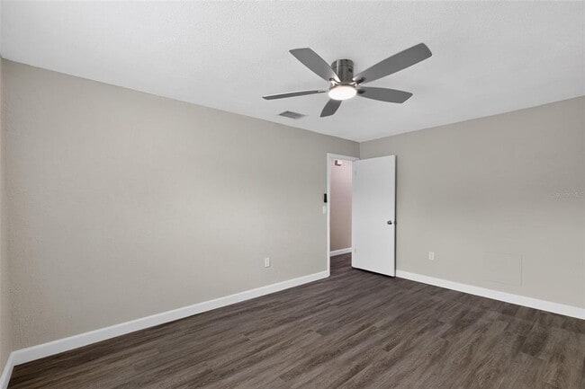 Building Photo - 3701 Feather Dr