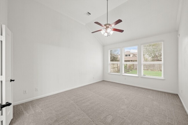 Building Photo - 10011 Western Pine Trail