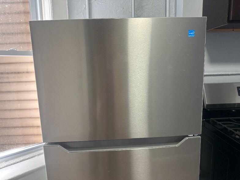 Building Photo - 129 3rd St