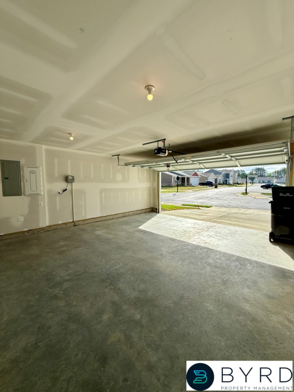 Building Photo - 421 Rivanna Hl Rd