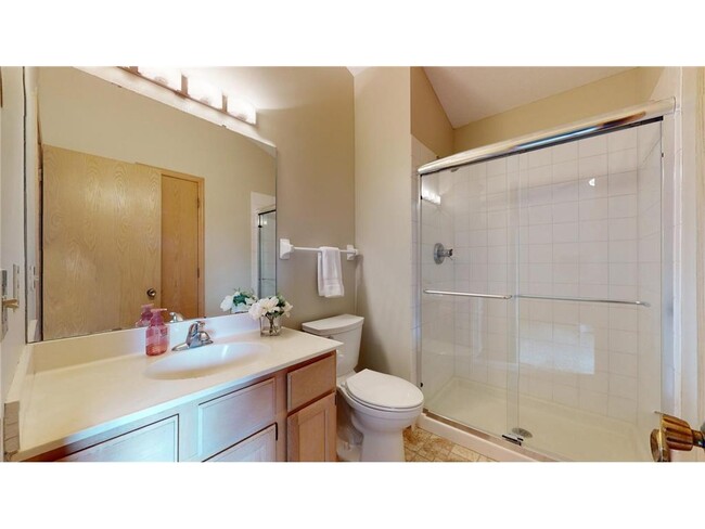 Building Photo - 2079 Woodbridge Way