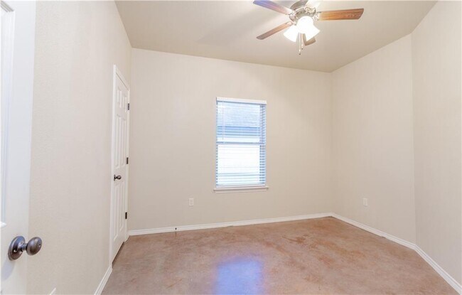 Building Photo - 421 Jack Rabbit Ln