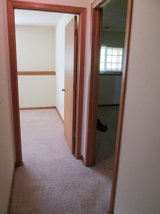 Building Photo - 746A Crawford Dr