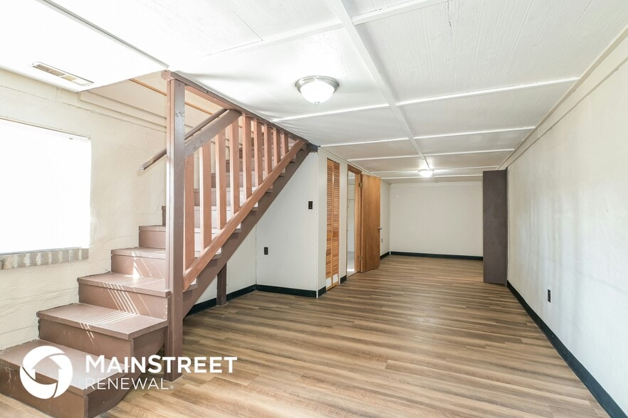 Building Photo - 9150 Wood Ave