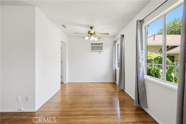 Building Photo - 4450 Matilija Ave