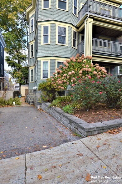 Building Photo - 82 Montebello Rd