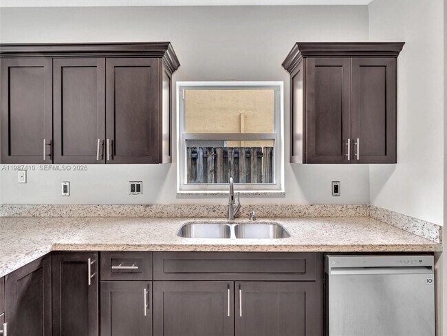 Building Photo - 1498 SW 106th Ave