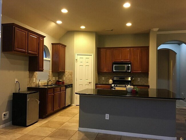 Building Photo - 24419 Lake Path Cir