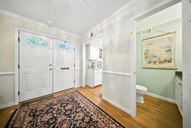 Building Photo - Spacious 2 -story townhome in the heart of...