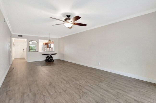 Building Photo - 3118 Florida Blvd