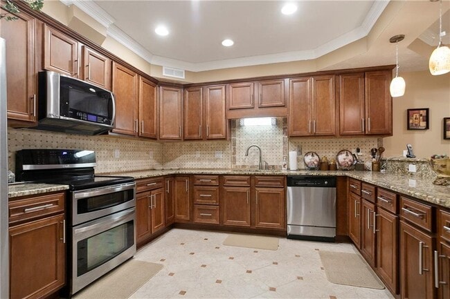 Building Photo - 130 S Links Dr