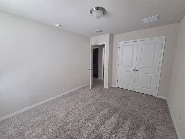 Building Photo - 220 Sun Grv Trl