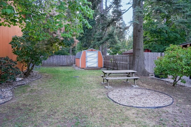 Building Photo - 4 Bedroom home tucked away in Hayden