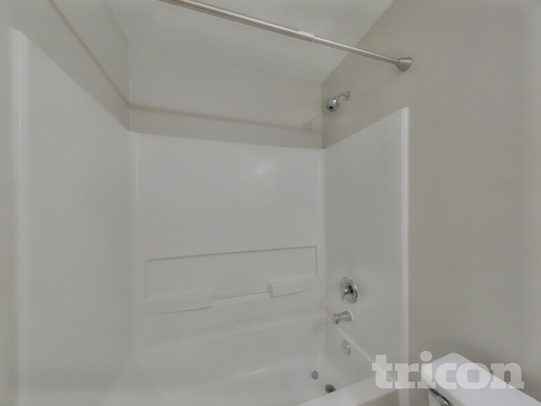 Building Photo - 7402 Deloache Ave