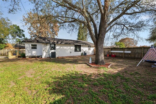 Building Photo - 1250 Mitchell St