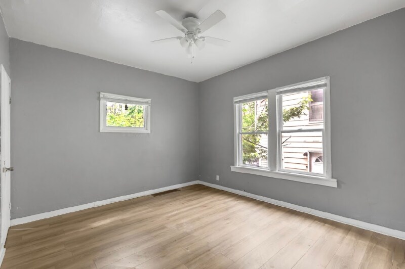 Building Photo - 3657 E 151st St