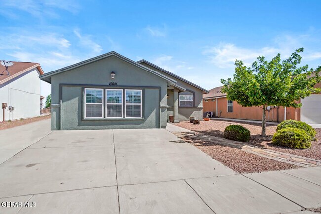 Building Photo - 14041 Sandy Rock Dr
