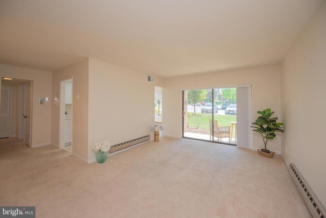 Building Photo - 15310 Beaverbrook Ct