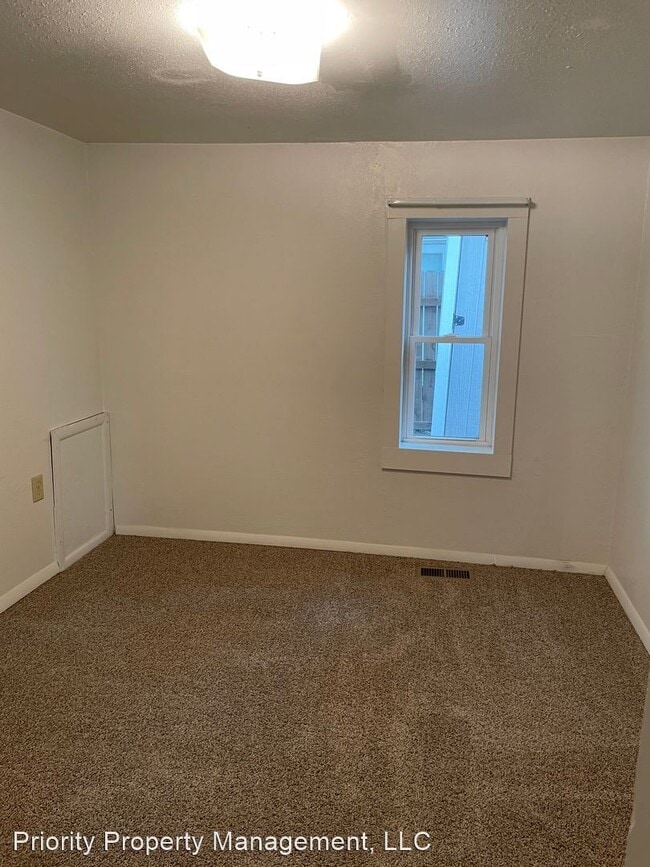 Building Photo - 1 br, 1 bath House - 302 S Emerson