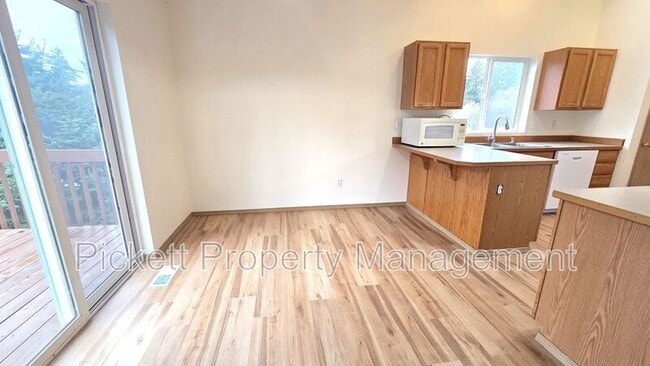 Building Photo - 2122 Tidepool Pl E