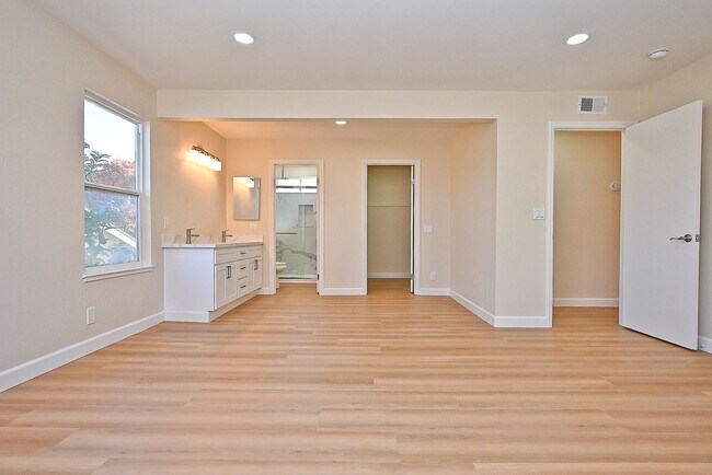 Building Photo - $4590 -- Beautifully Remodeled Brookvale Home on a Quiet Court