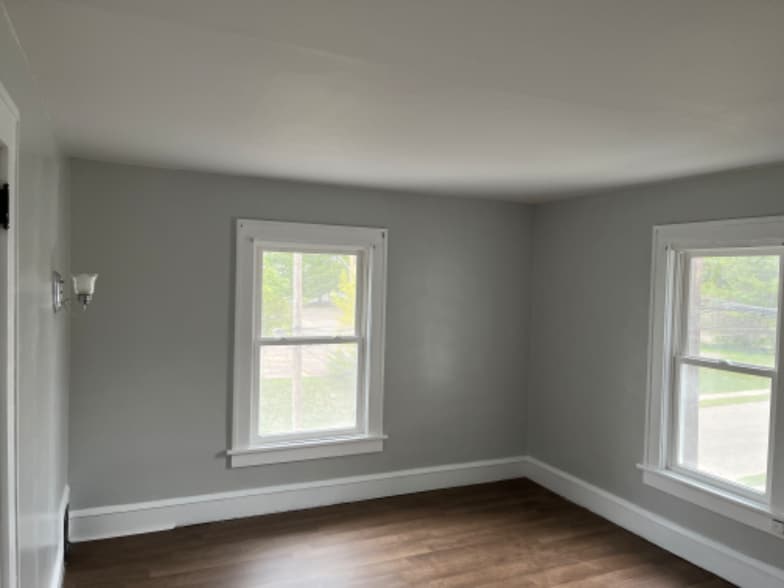 Building Photo - 1010 15th St NW