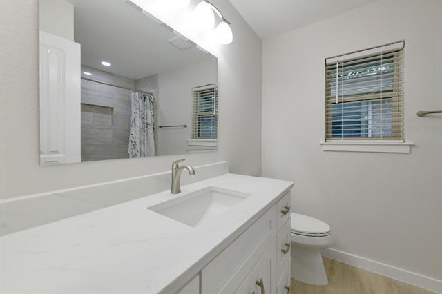 Building Photo - 2717 Meadow Green