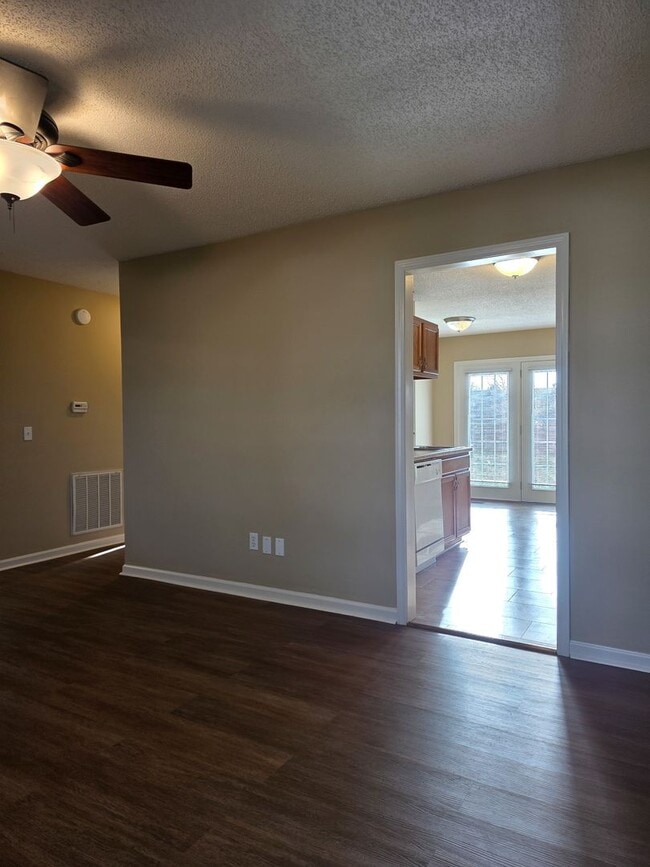 Building Photo - 1609 Bourland Ln
