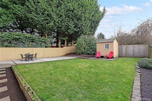 Building Photo - 415 NE 94th St
