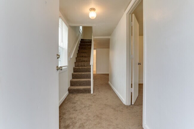 Building Photo - 1103 Fentress Rd