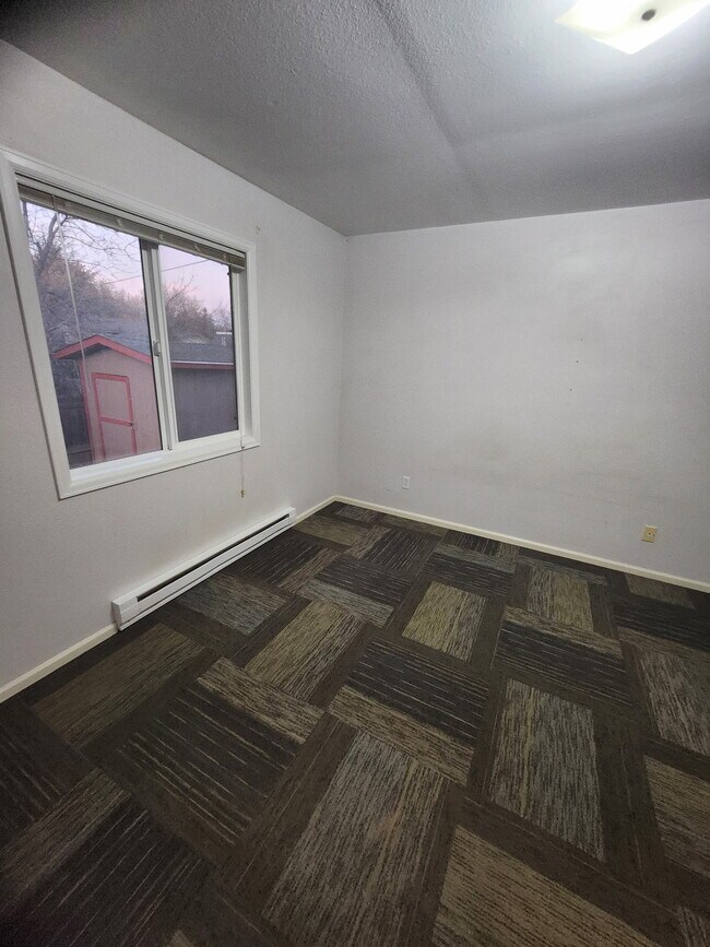 Building Photo - 2516 W Plum St