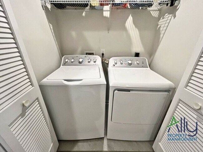 Building Photo - 2424 Pocoson Wood Ct