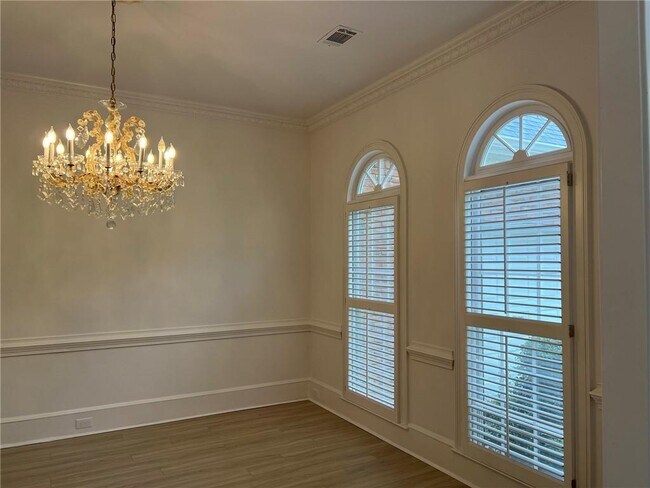 Building Photo - 4608 Chattahoochee Crossing SE