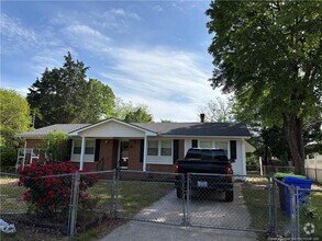 Building Photo - 1412 Milton St
