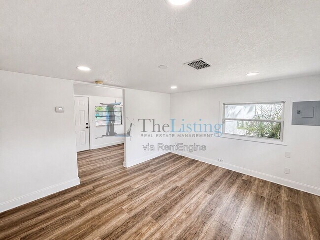 Building Photo - 2310 S Shine Ave