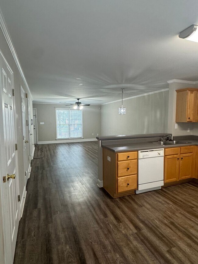 Building Photo - 320 Logmont Trace