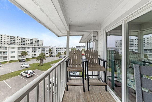 Building Photo - 405 Plantation Rd