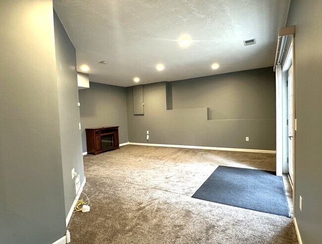 Building Photo - 15493 Yellow Pine St NW