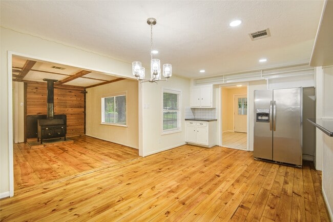 Building Photo - 804 Chickasaw Dr