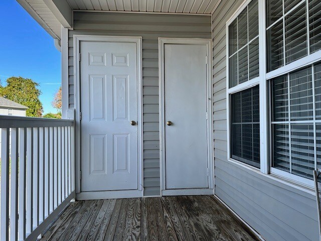 Building Photo - 5008 Lawndale Dr
