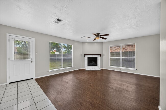 Building Photo - 13610 Repa Ln