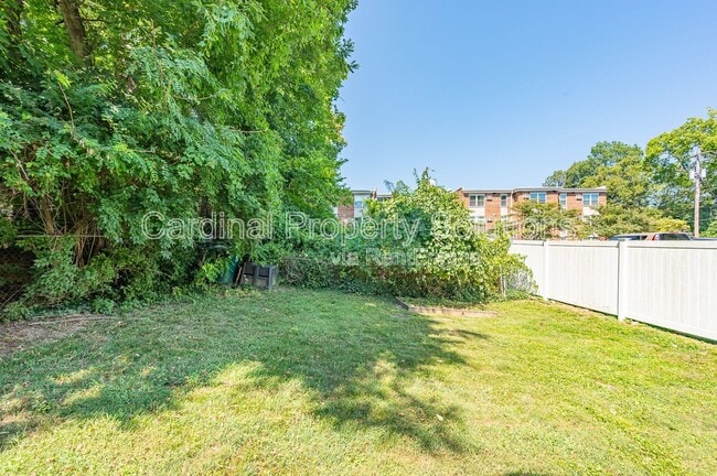 Building Photo - 5622 Prentice St