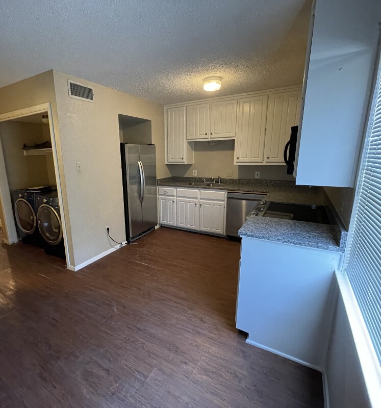 Building Photo - 1226 Baylor Ave